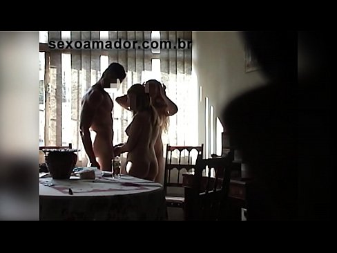 ❤️ Seksualni prijatelji pozivaju džinovskog muškarca i trojku s njim ☑ Seks video na bs.vegasservice.ru ❌️❤